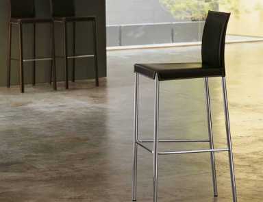 Chair on a metal frame, Midj