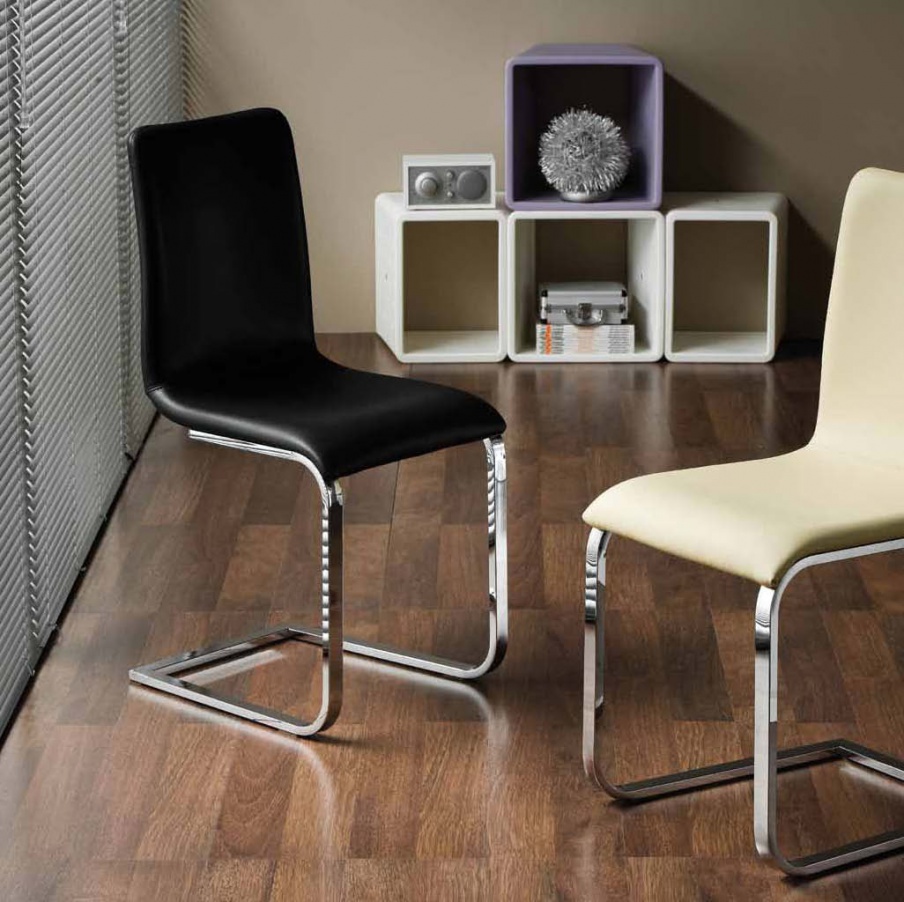 Chair on a metal frame, Midj