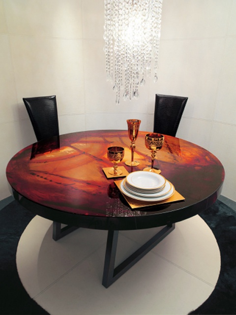Set for the dining room with a table on metal base, Rugiano