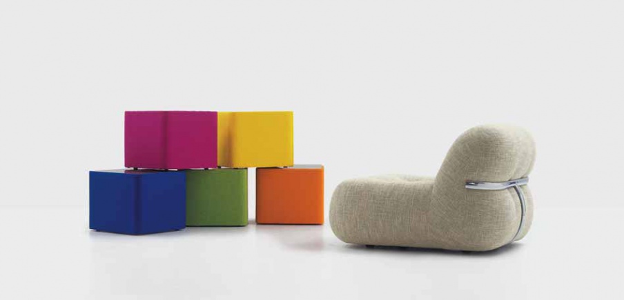 Chair without armrests on a metal frame, Nube