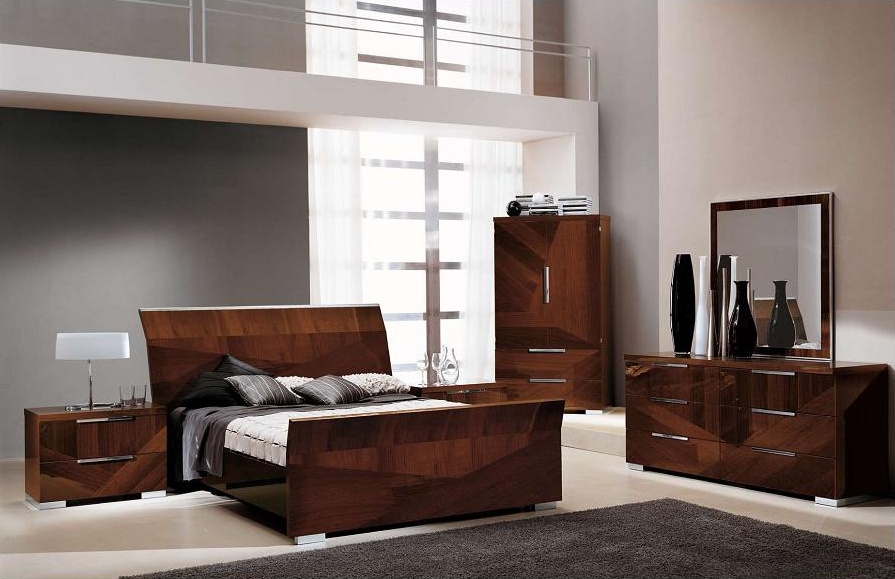 Set for bedroom in veneer with inlaid Capri, Alf