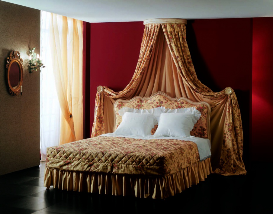 Double bed with canopy, Salda 