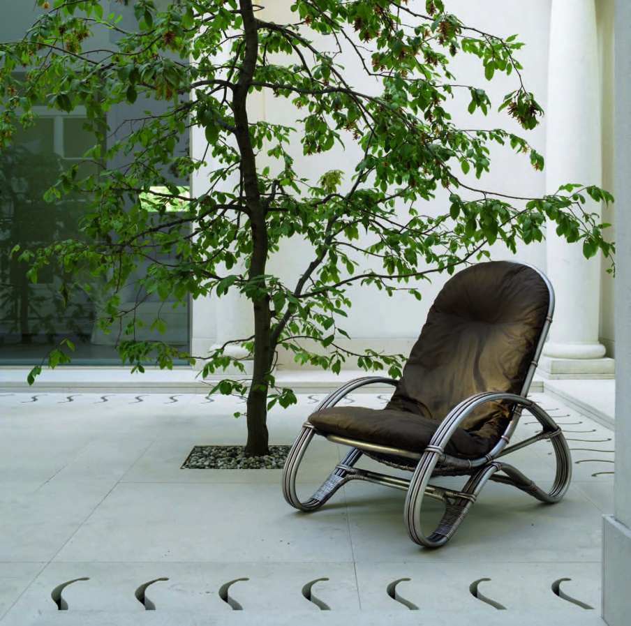 Armchair with a curved backrest, Roberti Rattan