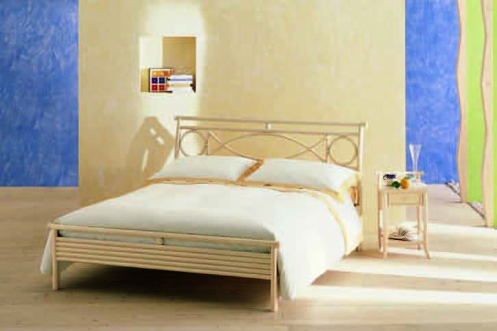 Double bed made of solid wood, Roberti Rattan