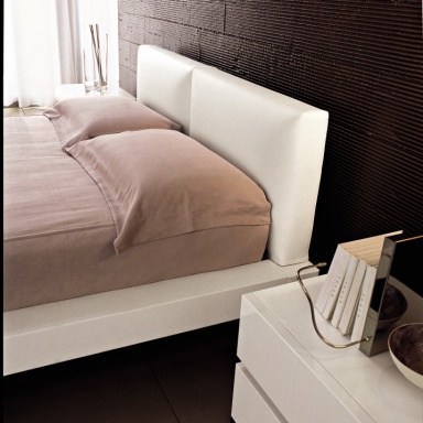 Bedroom (furniture-bedroom)