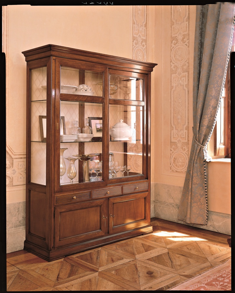 A snack bar with a glazed facade, Santarossa