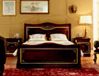 Double bed on low legs, San michele
