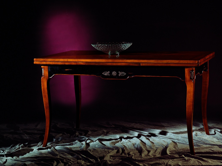 The production table Stella Del Mobile