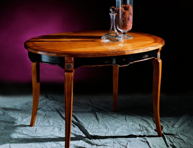 The production table Stella Del Mobile