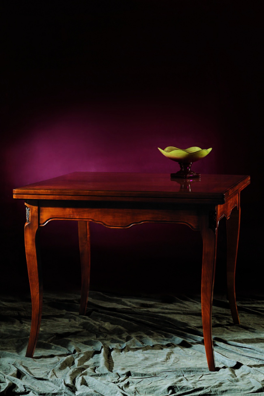 The production table Stella Del Mobile