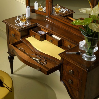 Dressing table