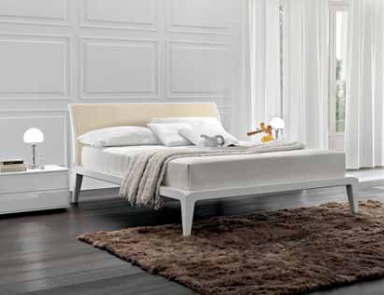 Double bed on high legs, Zanette