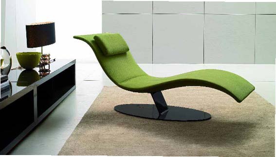 A couch on round base, Desiree