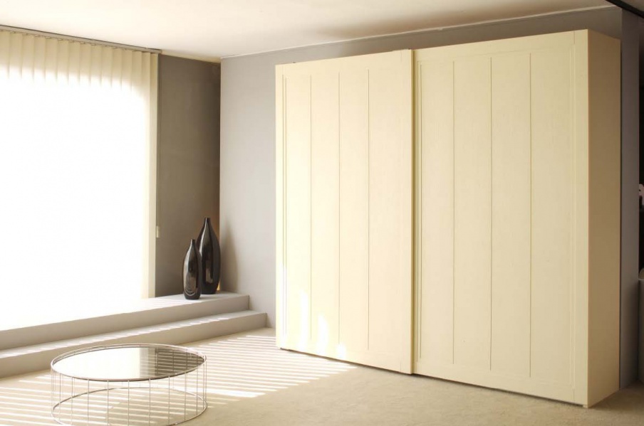 Wardrobe, Voltan