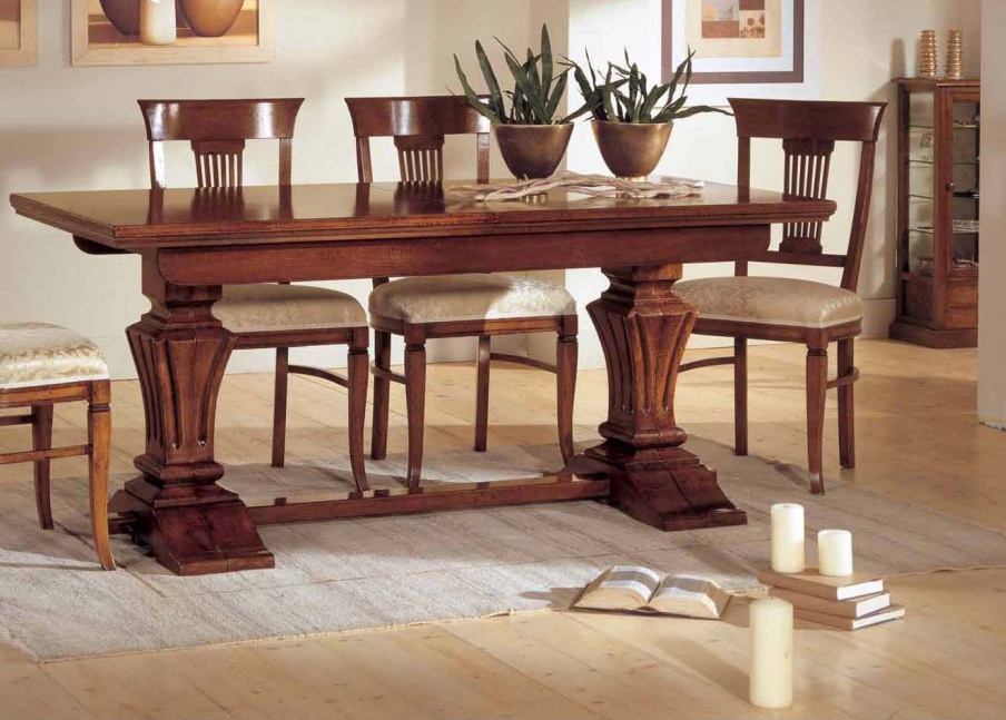 Dining table, Villanova