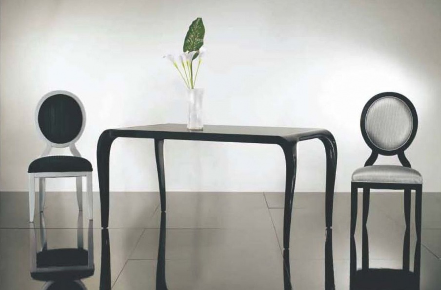 Table Seven Sedie Perfectly