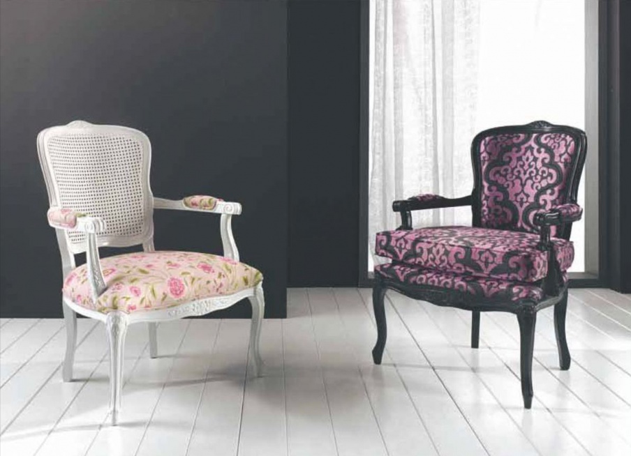 The Armchair Seven Sedie Perfectly