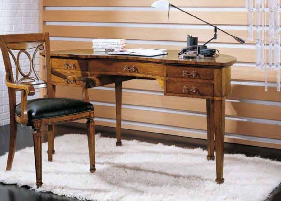 Desk, Seven sedie perfectly