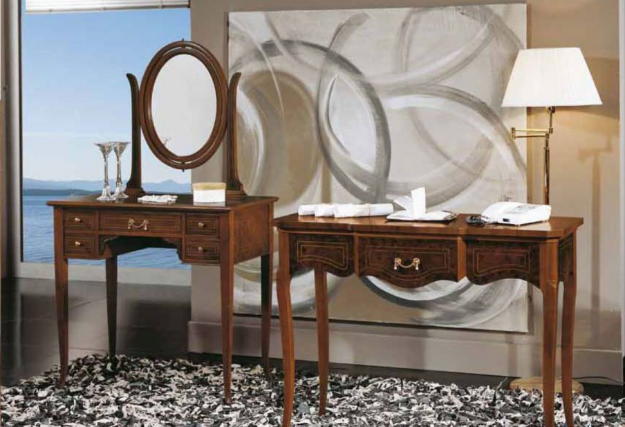 Desk, Seven sedie perfectly