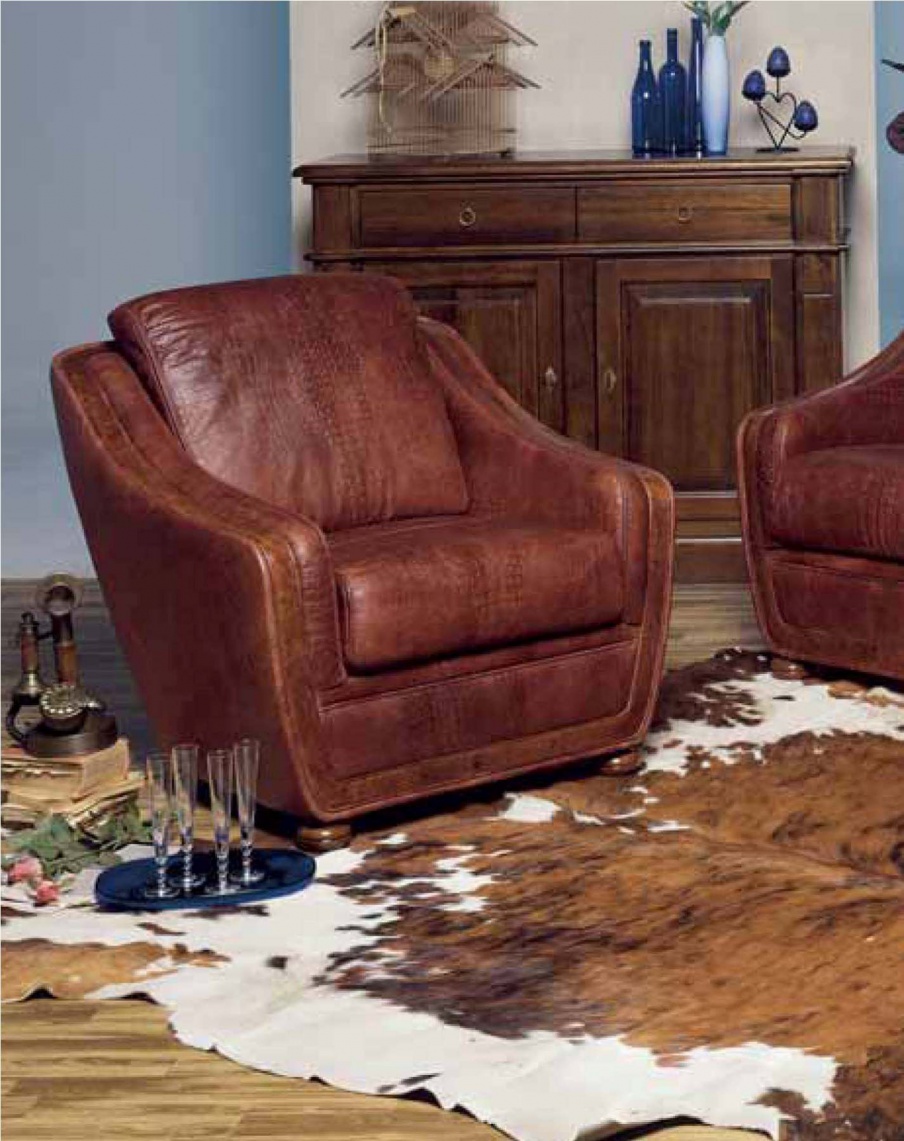 Chair in leather upholstery, Linea Due