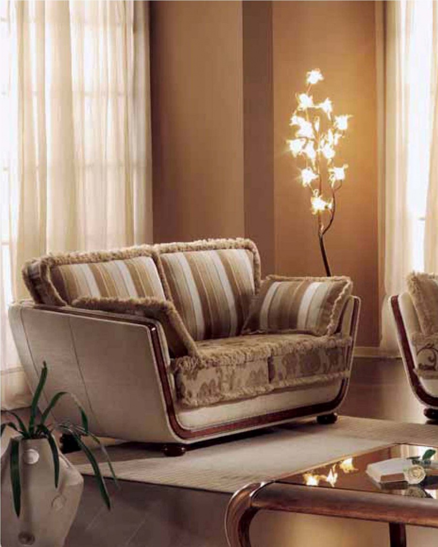 The high-backed chair, Linea Due