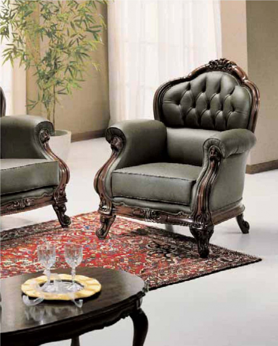 The high-backed chair, Linea Due