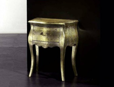 The console on high legs, Spini