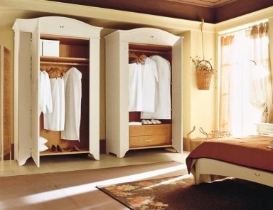 Wardrobe with hinged doors, Minacciolo