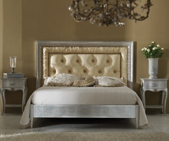 Double bed with high headboard, Benedetti