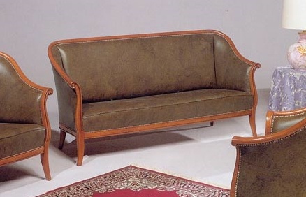 Two seater sofa in leather upholstery, BTC