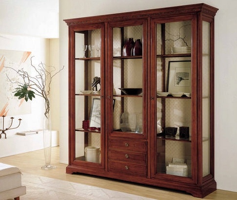 Showcase with glass facade, BTC