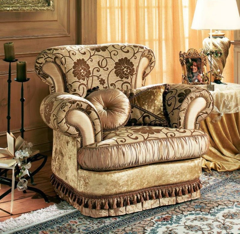 The high-backed chair, Elle Salotti