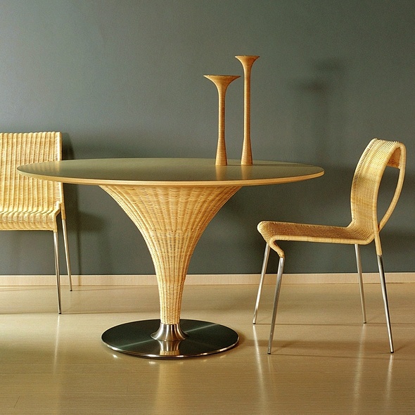 The Tulip Table, Bonacina Pierantonio