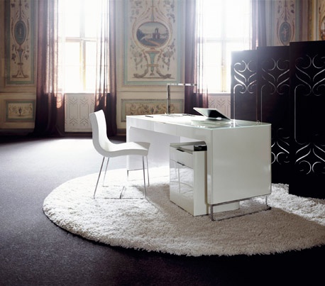 Desk on a metal frame HYANNIS PORT, Ligne Roset