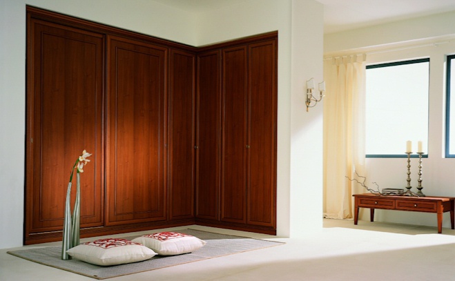 Corner wardrobe, San Michele
