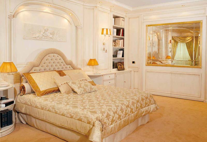 Double bed with shaped headboard, Bucalossi