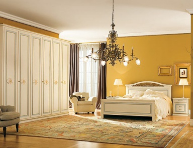 Bedroom (Suite bedroom) with wood San Michele