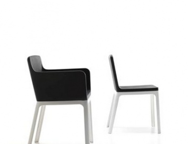 Chair Half Half, Sintesi