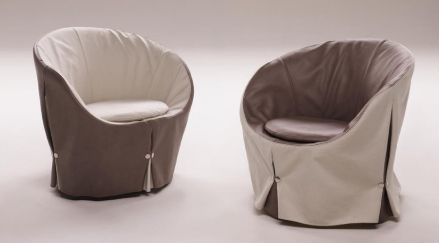 A chair with a semicircular back Erika, Brianform 