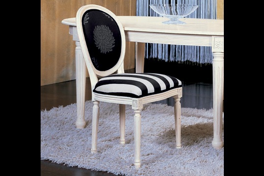 Chair in upholstery, Seven sedie perfectly