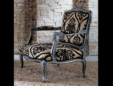 The Armchair Seven Sedie Perfectly