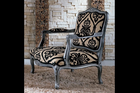 The Armchair Seven Sedie Perfectly