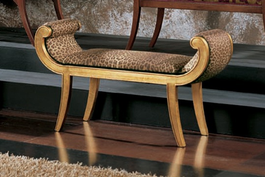 The Bench, Seven Sedie Perfectly