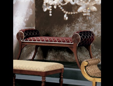 The Bench, Seven Sedie Perfectly