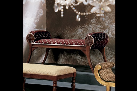 The Bench, Seven Sedie Perfectly