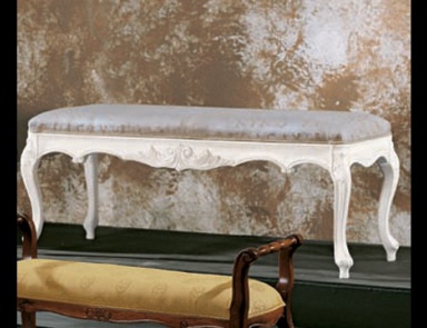 The Bench, Seven Sedie Perfectly