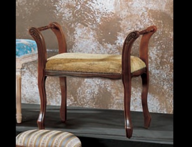 The Bench, Seven Sedie Perfectly