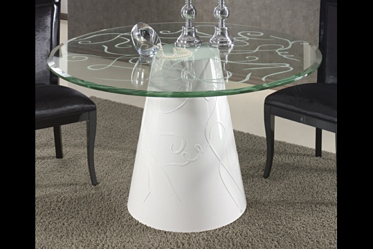 Dining table, Seven sedie perfectly
