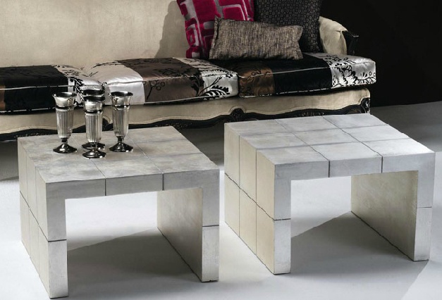 Coffee table, Spini