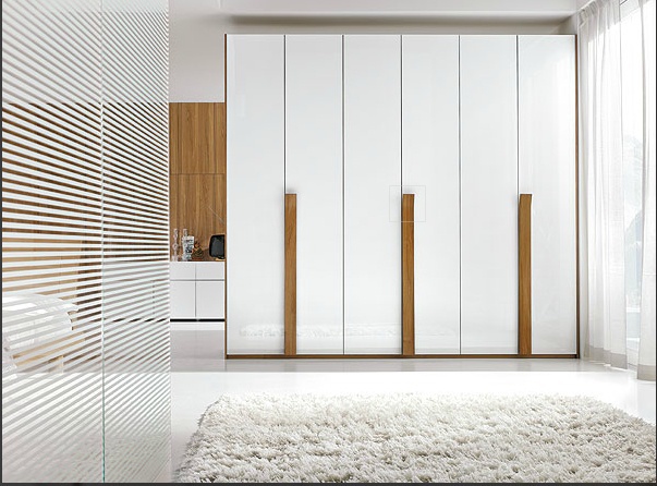 Wardrobe, Santa Lucia